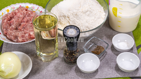Беляши с мясной начинкой из теста на кефире Беляши с мясной начинкой из теста на кефире