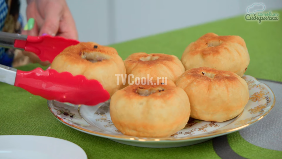 Беляши с мясной начинкой из теста на кефире Беляши с мясной начинкой из теста на кефире