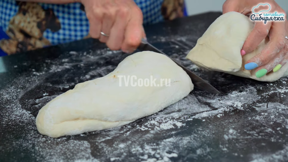 Беляши с мясной начинкой из теста на кефире Беляши с мясной начинкой из теста на кефире