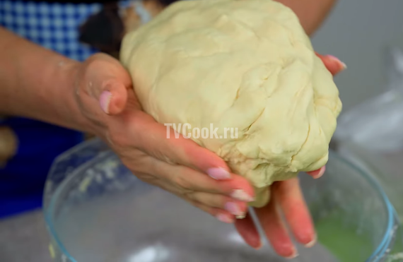 Слоеный торт Наполеон классический Слоеный торт Наполеон классический