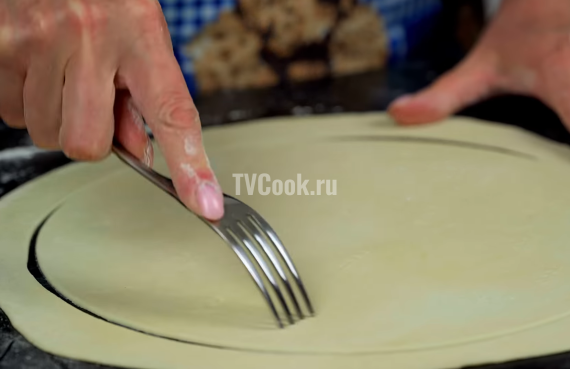 Слоеный торт Наполеон классический Слоеный торт Наполеон классический