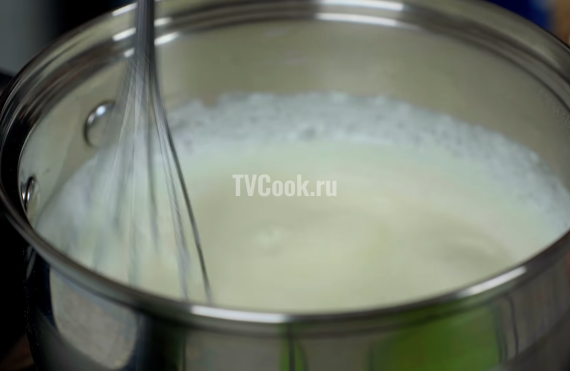 Слоеный торт Наполеон классический Слоеный торт Наполеон классический