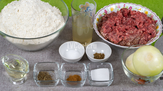 Манты из заварного теста с мясным фаршем Манты из заварного теста с мясным фаршем