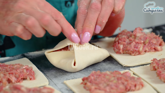 Манты из заварного теста с мясным фаршем Манты из заварного теста с мясным фаршем