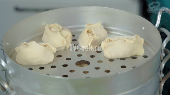 Манты из заварного теста с мясным фаршем Манты из заварного теста с мясным фаршем