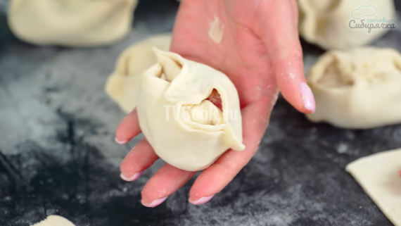 Манты из заварного теста с мясным фаршем Манты из заварного теста с мясным фаршем