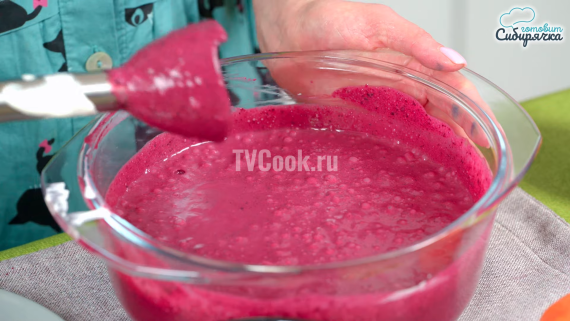 Творожно-ягодный торт без выпечки Творожно-ягодный торт без выпечки