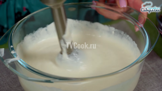 Творожно-ягодный торт без выпечки Творожно-ягодный торт без выпечки