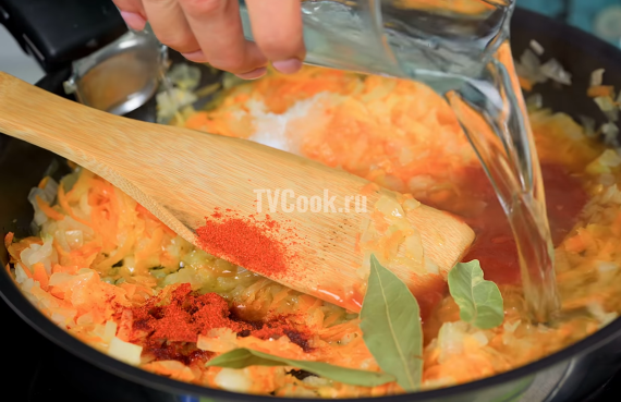 Мясные фрикадельки с рисом в пикантном соусе Мясные фрикадельки с рисом в пикантном соусе