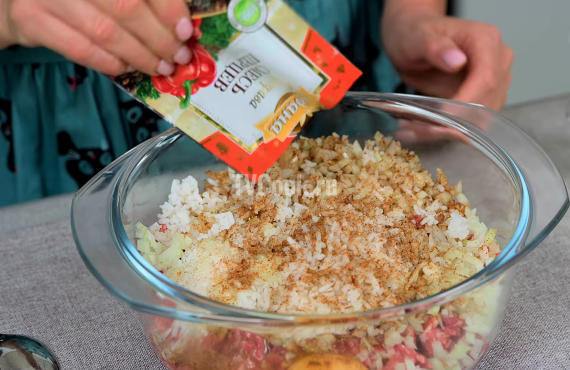 Мясные фрикадельки с рисом в пикантном соусе Мясные фрикадельки с рисом в пикантном соусе