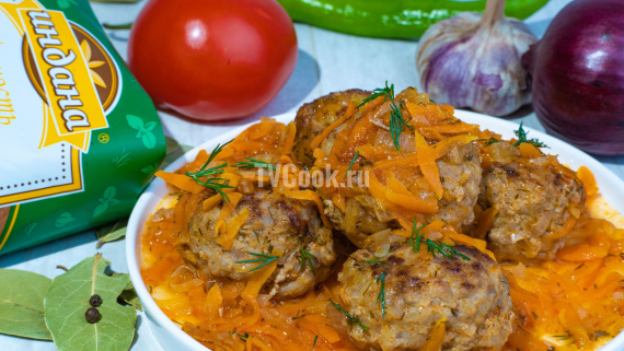 Мясные фрикадельки с рисом в пикантном соусе Мясные фрикадельки с рисом в пикантном соусе
