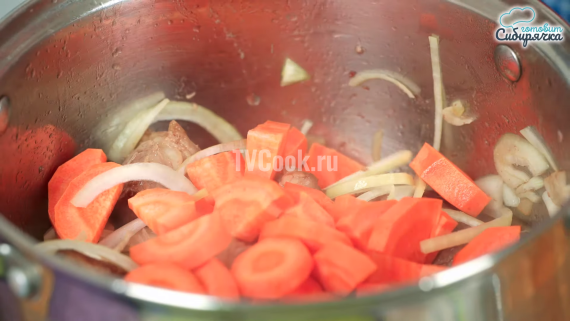 Суп-шурпа из баранины с овощами и специями Суп-шурпа из баранины с овощами и специями
