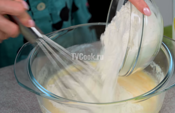 Блины на кефире с яблоками и корицей Блины на кефире с яблоками и корицей