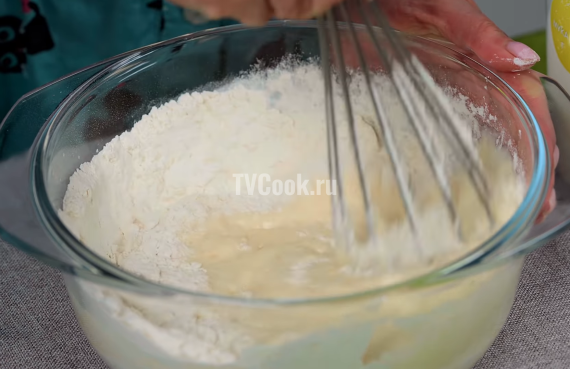 Блины на кефире с яблоками и корицей Блины на кефире с яблоками и корицей