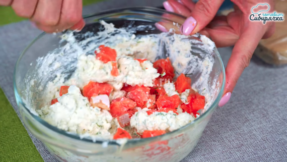 Закуска из творога с сыром и красной рыбой на праздник Закуска из творога с сыром и красной рыбой на праздник