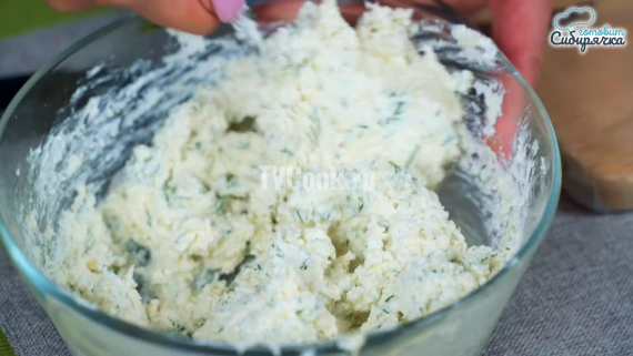 Закуска из творога с сыром и красной рыбой на праздник Закуска из творога с сыром и красной рыбой на праздник