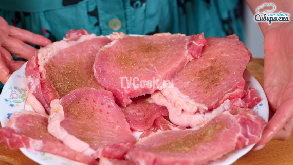 Мясо свинины по французски с помидорами в духовке Мясо свинины по французски с помидорами в духовке