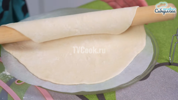 Мини-пицца с колбасой и помидорами с сыром в микроволновке Мини-пицца с колбасой и помидорами с сыром в микроволновке