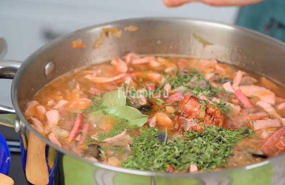 Солянка сборная мясная классическая Солянка сборная мясная классическая