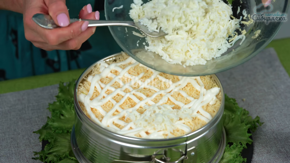 Салат Невеста с копченой курицей и картошкой Салат Невеста с копченой курицей и картошкой