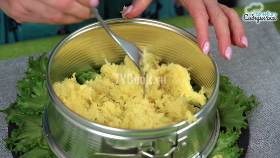 Салат Невеста с копченой курицей и картошкой Салат Невеста с копченой курицей и картошкой