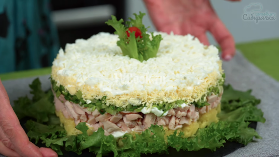 Салат Невеста с копченой курицей и картошкой Салат Невеста с копченой курицей и картошкой