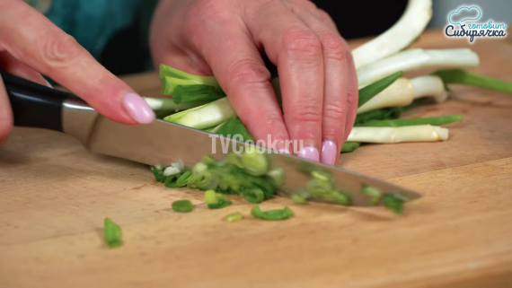 Салат Невеста с копченой курицей и картошкой Салат Невеста с копченой курицей и картошкой