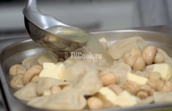 Пельмени с грибами запеченные в духовке Пельмени с грибами запеченные в духовке