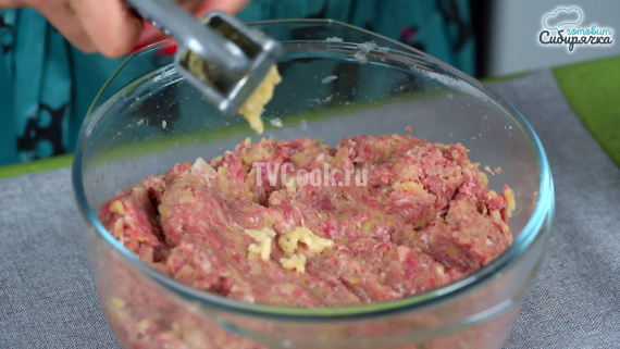 Котлеты с картошкой и фаршем на сковороде Котлеты с картошкой и фаршем на сковороде