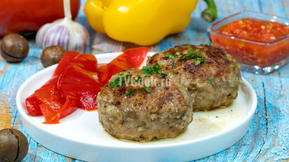 Котлеты с картошкой и фаршем на сковороде Котлеты с картошкой и фаршем на сковороде