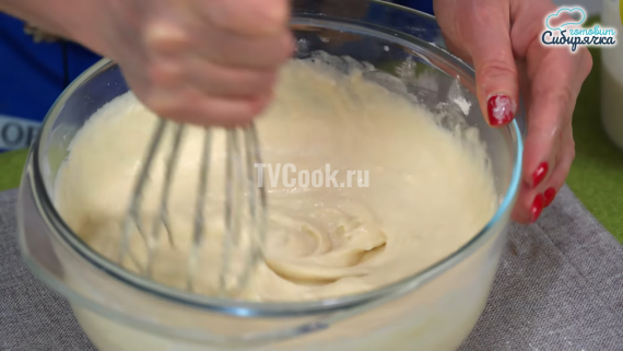 Блины на кефире с творогом и изюмом Блины на кефире с творогом и изюмом