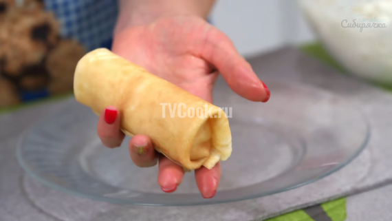 Блины на кефире с творогом и изюмом Блины на кефире с творогом и изюмом