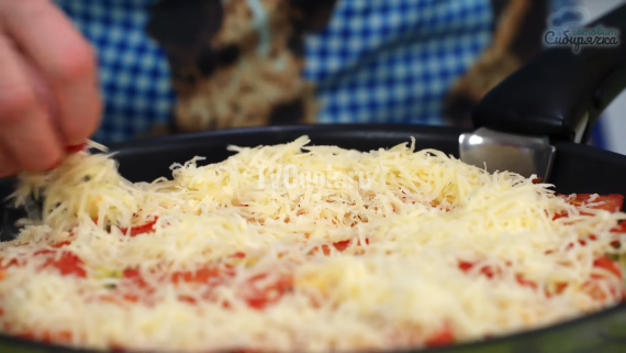 Куриная грудка запеченная с овощной смесью и сыром Куриная грудка запеченная с овощной смесью и сыром