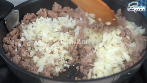 Пирожки с мясом из фарша в духовке Пирожки с мясом из фарша в духовке