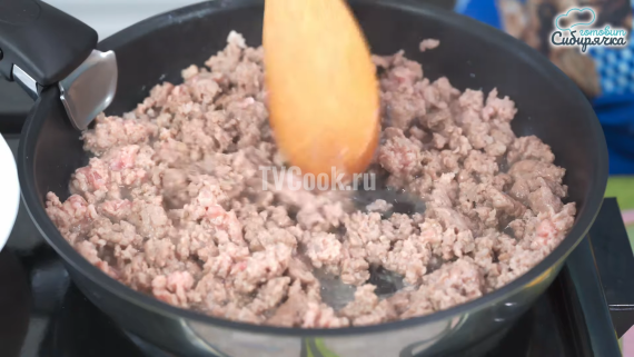 Пирожки с мясом из фарша в духовке Пирожки с мясом из фарша в духовке