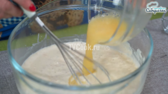 Пирожки с мясом из фарша в духовке Пирожки с мясом из фарша в духовке