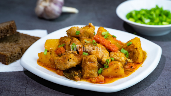 Мясное жаркое с картофелем и специями по-сибирски Мясное жаркое с картофелем и специями по-сибирски