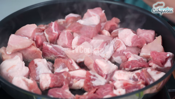 Мясное жаркое с картофелем и специями по-сибирски Мясное жаркое с картофелем и специями по-сибирски
