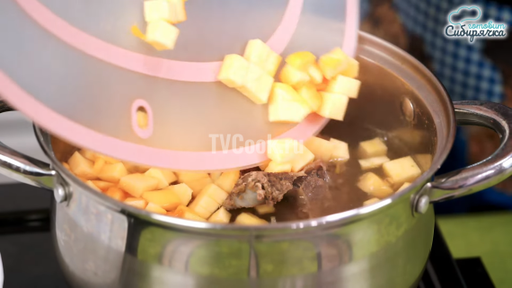 Мясной суп с овощами и тыквой Мясной суп с овощами и тыквой