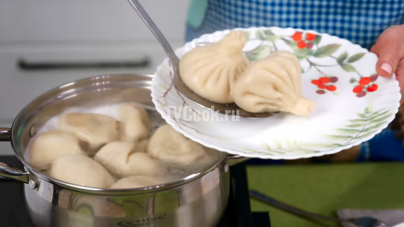 Классические хинкали с мясным фаршем и специями Классические хинкали с мясным фаршем и специями