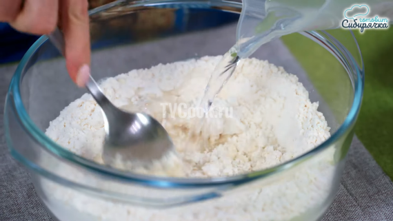 Классические хинкали с мясным фаршем и специями Классические хинкали с мясным фаршем и специями