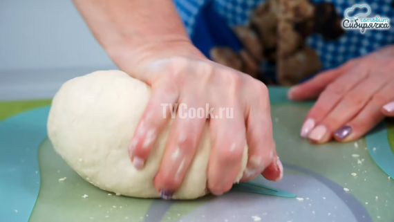 Классические хинкали с мясным фаршем и специями Классические хинкали с мясным фаршем и специями