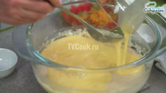 Шоколадные дрожжевые пончики с посыпкой Шоколадные дрожжевые пончики с посыпкой
