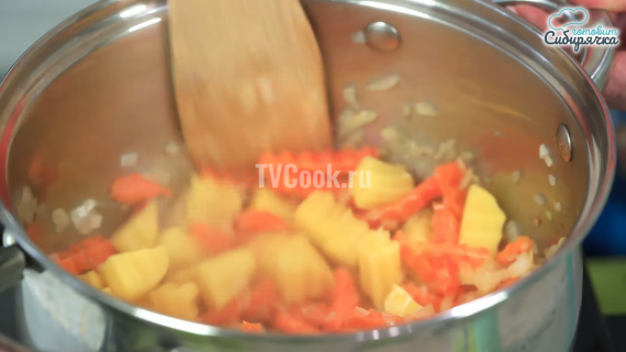Суп с мясными фрикадельками и клецками по-домашнему Суп с мясными фрикадельками и клецками по-домашнему