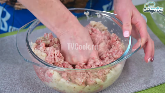 Котлеты из мясного фарша запеченные в духовке Котлеты из мясного фарша запеченные в духовке