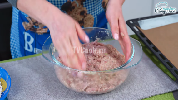 Котлеты из мясного фарша запеченные в духовке Котлеты из мясного фарша запеченные в духовке