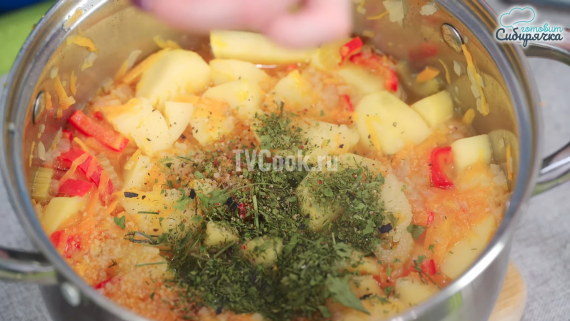 Картофельный суп-пюре с гренками по-деревенски Картофельный суп-пюре с гренками по-деревенски
