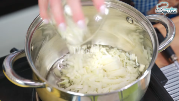 Грибной суп с картофелем и зеленью Грибной суп с картофелем и зеленью