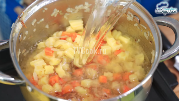 Грибной суп с картофелем и зеленью Грибной суп с картофелем и зеленью