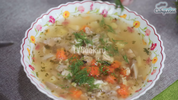 Грибной суп с картофелем и зеленью Грибной суп с картофелем и зеленью